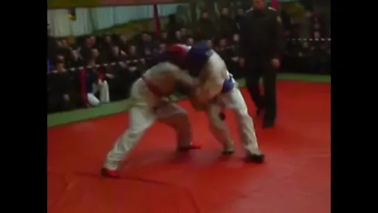 Takedown leg scissors + Kneebar (Hand-to-hand combat)