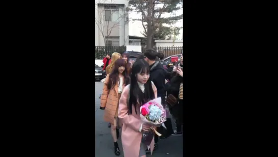 [170303] Lovelyz @ По пути на Music Bank