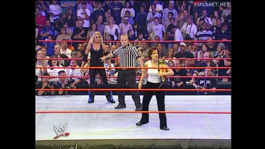 Trish Stratus vs Molly Holly, WWE Unforgiven 2002