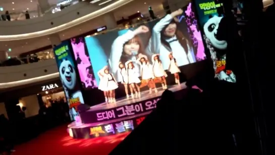 [160120] Lovelyz - Ah-Choo @ Kungfu Panda 3 Event