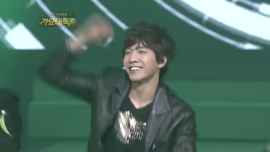 Lee Seung Gi - Passion + Na Na Na - KBS Gayo Daejun 30.12.2011