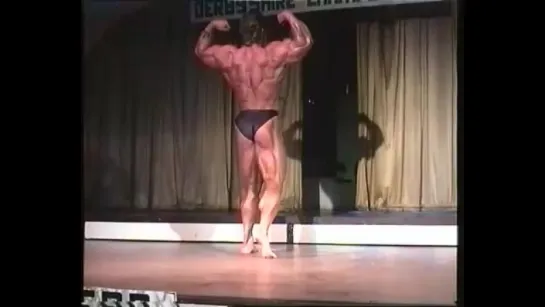 Dorian Yates — 1992-23-08 — Derbyshire — guest posing