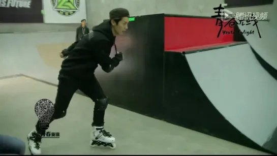 [VIEDO] 150908 Luhan @ Rollerblading Training for 'The Witness'