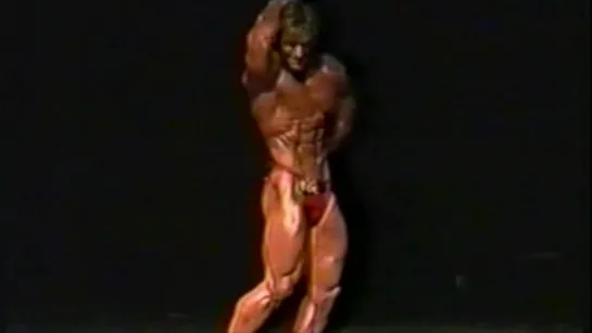 Teenage Bodybuilding Sensation Lee Priest Does Splits!