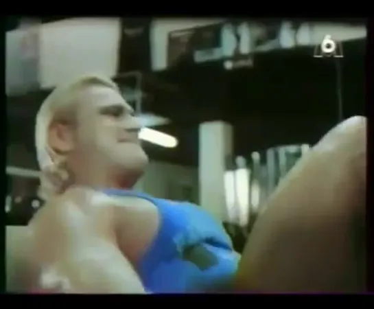 Tom Platz - training footage from the movie 'Biceps business'