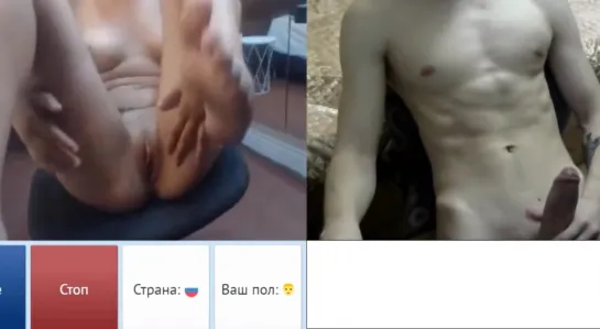 Девочка с маленькими сиськами раздевается в подъезде на камеру 18+ Обнаженная девушка показала себя Грудь вагина