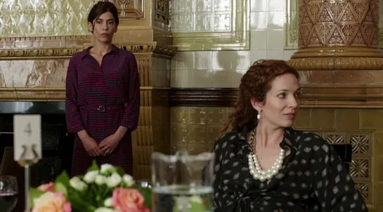 The.Honourable.Woman.s01e01