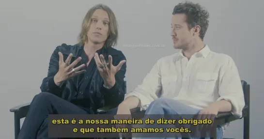 Jamie Campbell Bower e Joseph Quinn mandam mensagem para fãs brasileiros de Stranger Things