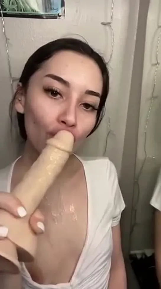 deepthroat blowjob Sloppy минет порно сперма в горло сосет веб кам записи приват в рот