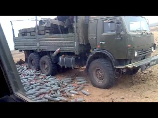 Разгузка боеприпасов в армии