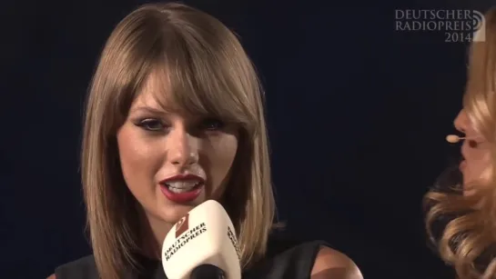 Taylor Swift - Shake it Off LIVE at Deutscher Radiopreis 2014[1]