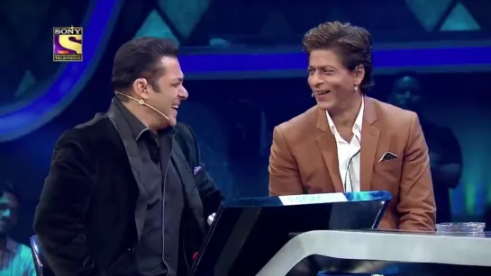 Iss dilchasp khel mein ho raha hai ek aur dilchasp sawalon ka khel! Dekhiye kaise jawaab denge @IamSRK aur @BeingSalmanKhan jab