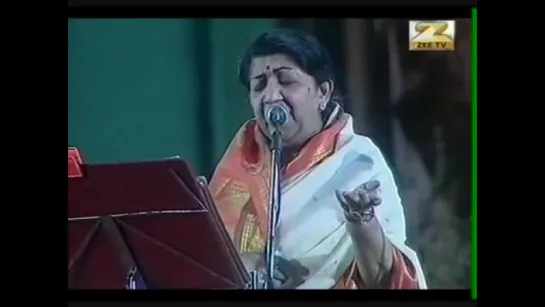 Lata Mangeshkar with Udit Narayan - Dil to pagal hai