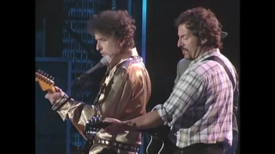 Bob Dylan, Bruce Springsteen perform Forever Young at the Concert for the Rock  Roll Hall of Fame