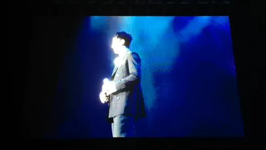 EXCLUSIVE! Lee Seunggi- Pose for photos at 2018 Lee Seunggi Fanmeet in Singapore 070718 (720p)