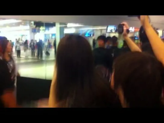 [Cam HD] 110603 T-ara @ Singapore Changi Airport [4]