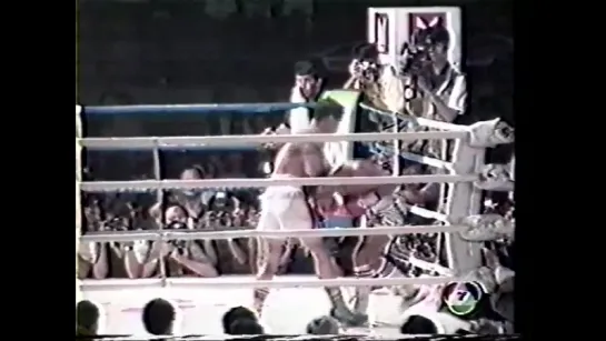 1991-12-21 Khaosai Galaxy vs Armando Castro (WBA Super Flyweight Title)