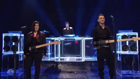 The xx - I Dare You (Live on SNL)