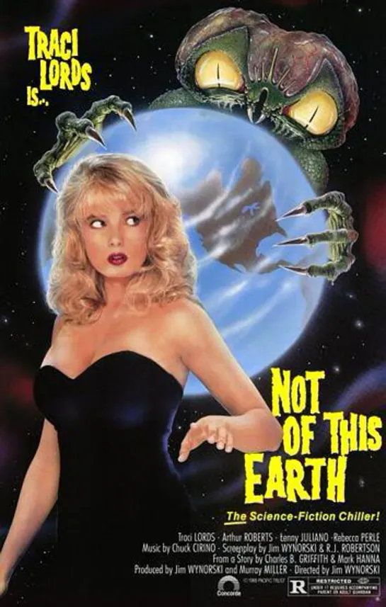 Vampiros del Espacio/  Not of This Earth (1988) Esp , Cast