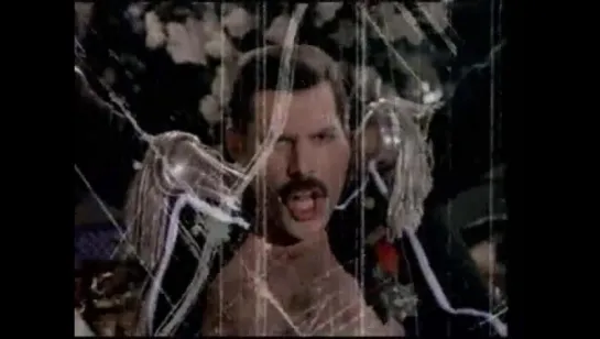 Freddie Mercury (Queen)- Living On My Own