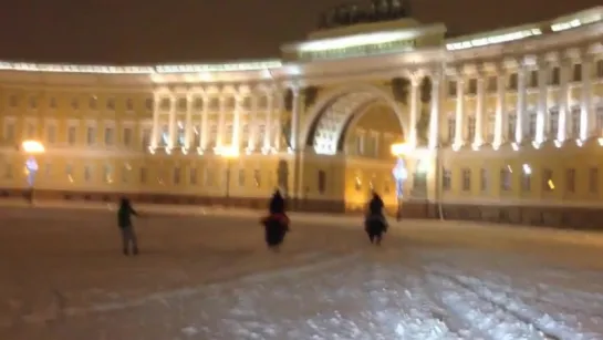 На сноубордах, лыжах и лошадях по центру Санкт Петербурга