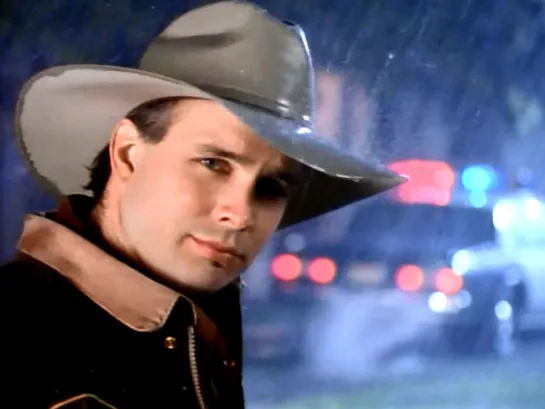 Garth Brooks-The Thunder Rolls