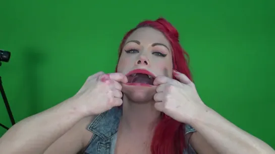 giantess vore