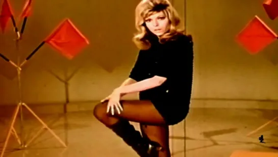 Nancy Sinatra «These Boots Are Made for Walkin'» (1966)