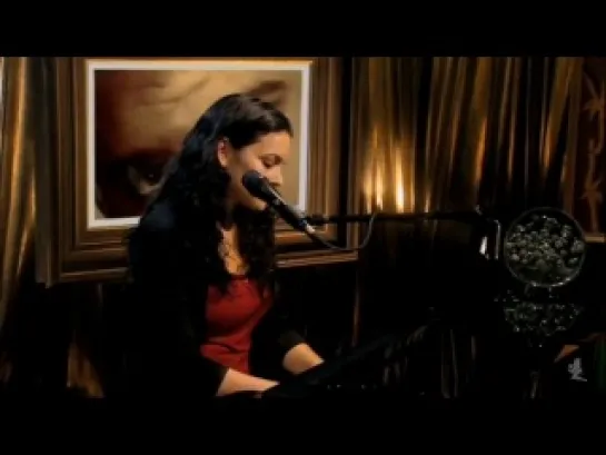 Norah Jones "Are You Lonesome Tonight" (2012)