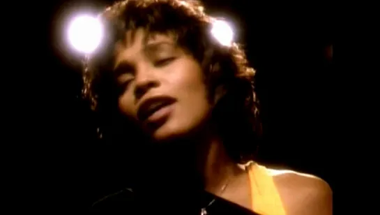 Whitney Houston «Saving All My Love for You» (1985)