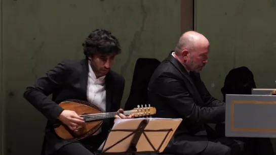 D. Scarlatti, J. S. Bach, G. Valentini, F. Couperin, A. Vivaldi - Avi Avital, mandolin & Kenneth Weiss, harpsichord