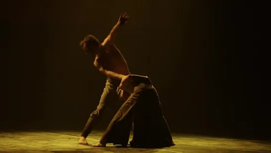 Dust [choreography by Akram Khan] - English National Ballet