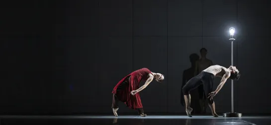 Ghost Light [choreography by John Neumeier] - Hamburg Ballett John Neumeier