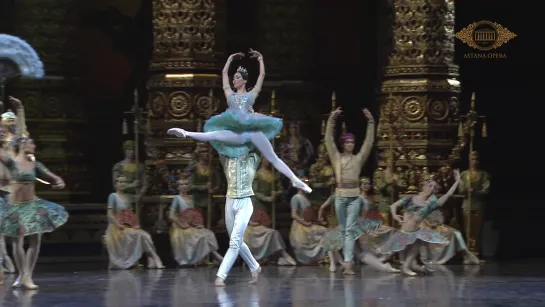 La Bayadère [choreography by Marius Petipa] - Madina Basbayeva, Tair Gatauov, Gaukhar Ussina,... Astana Ballet