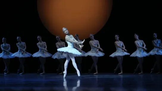 Swan Lake [choreography by Kent Stowell] - Noelani Pantastico + Seth Orza - Pacific Northwest Ballet