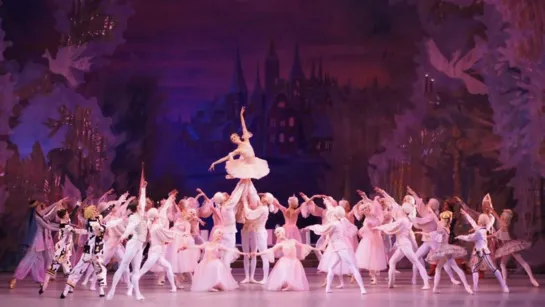 The Nutcracker [by Vasily Vainonen] - Renata Shakirova +  David Zaleyev - Mariinsky Ballet & Orchestra [Valery Gergiev]