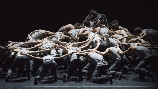 Flight pattern [Choreography: Crystal Pite] - The Royal Opera House Ballet