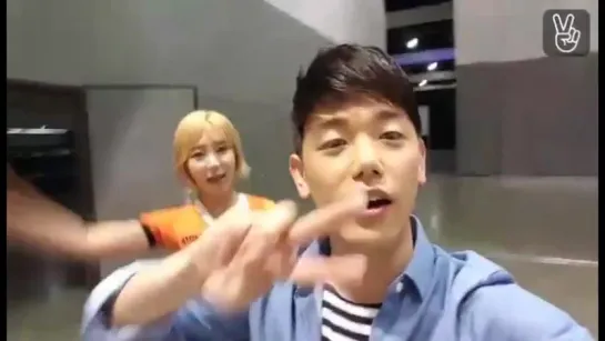 150722 Eric Nam & Choa AOA @ Синяя галочка