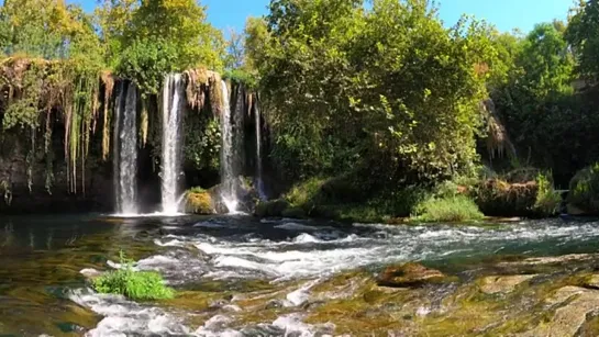 Водопад, река