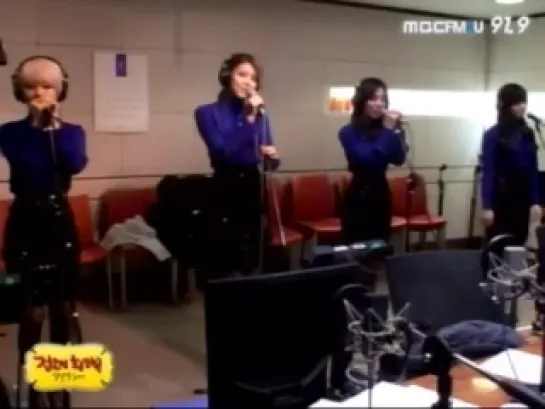 140206 AOA - Miniskirt Live @ Hope Song at Noon Radio