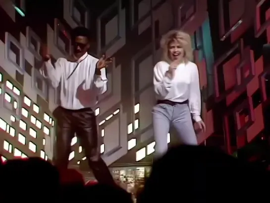 KIM WILDE & JUNIOR - Another Step (Closer To You) (Top Of The Pops, 23.04.1987)