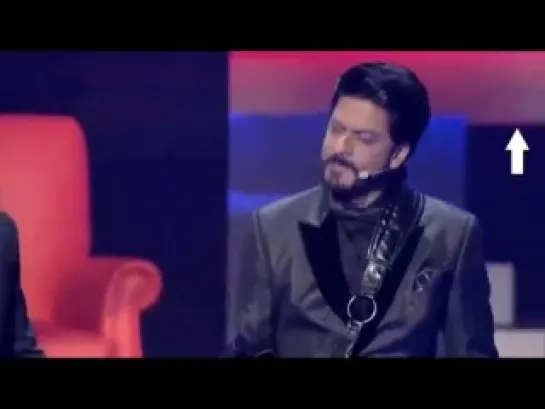 Catch the fun chat between Shahrukh Khan and Shahid Kapoor from IIFA 2013