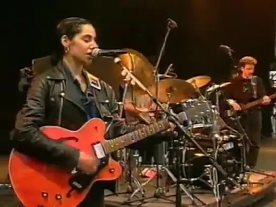 PJ Harvey - Pinkpop Festival, NL [1992-06-08]