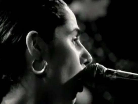 PJ Harvey - Dress [live]