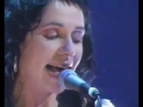 PJ Harvey - the sky lit up [live]