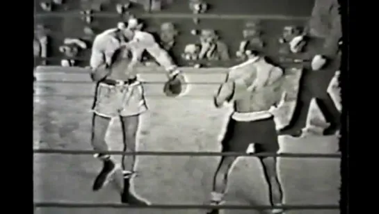 1961-04-22 Paul Pender vs Carmen Basilio (World Middleweight Title)