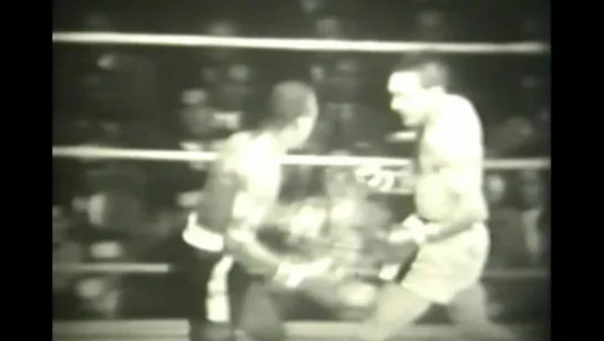 1956-09-12 Boxing ¦ Carmen Basilio vs Johnny Saxton 2