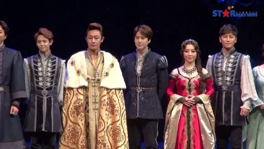 [NEWS] 30.01.2015 StarDaily - Musical "Robin Hood" Press Call - Photo Time (YoSeob)