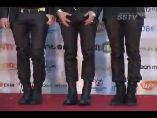 [NEWS] 22.02.2012 SSTV - 1st Gaon Chart K-Pop Awards Red Carpet - BEAST