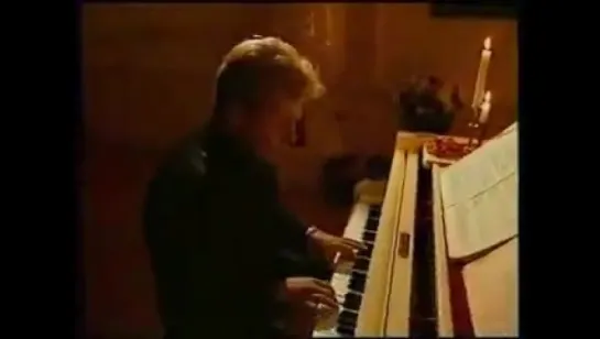 Dieter Bohlen plays "Anything"